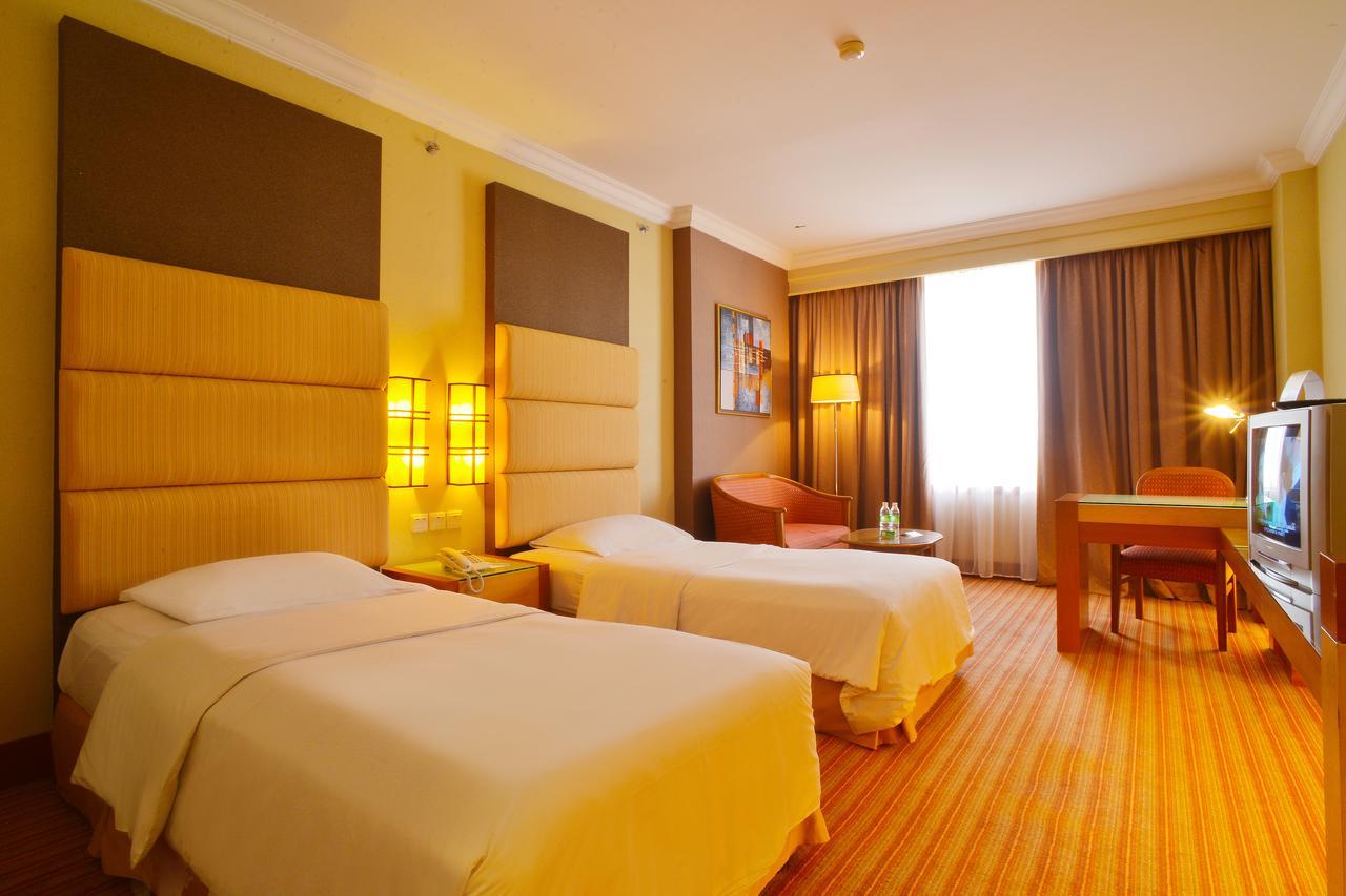 Dynasty Hotel Miri Pokoj fotografie